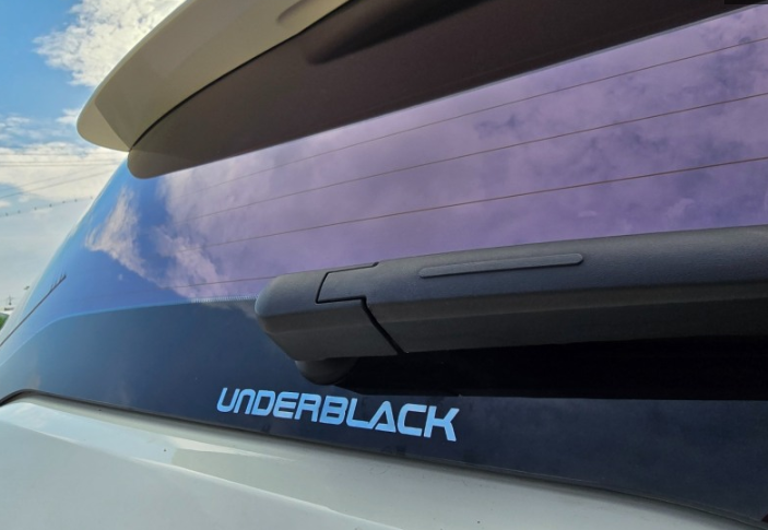 언더블랙, 신제품 ‘레디언트 핑크’ 카멜레온 칼라 필름 출시